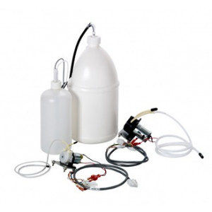 Комплект дозаторов жидкого моющего средства и промывочного раствора, нейтрализующего щелочной pH