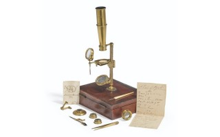 На аукционе в Лондоне продали микроскоп Чарльза Дарвина